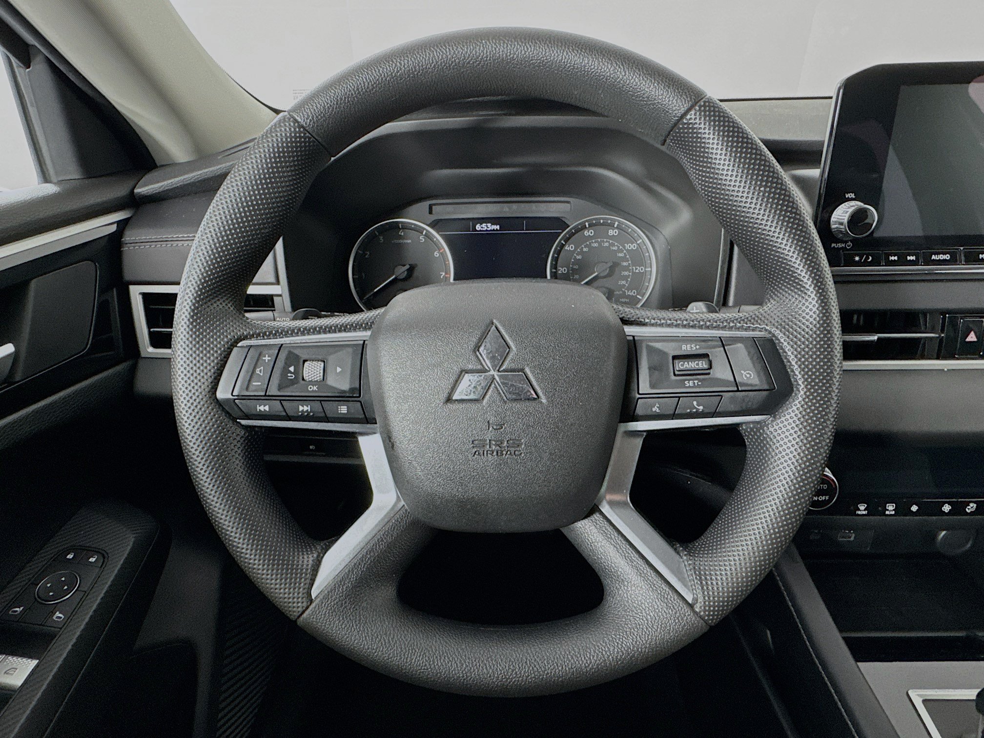 Used 2023 Mitsubishi Outlander ES FWD image 11