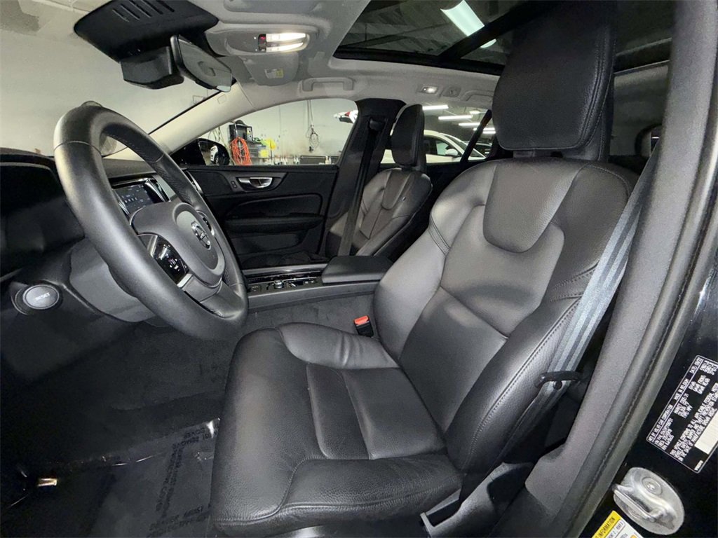 Used 2023 Volvo V60 B5 Cross Country Plus w/ Climate Package image 2