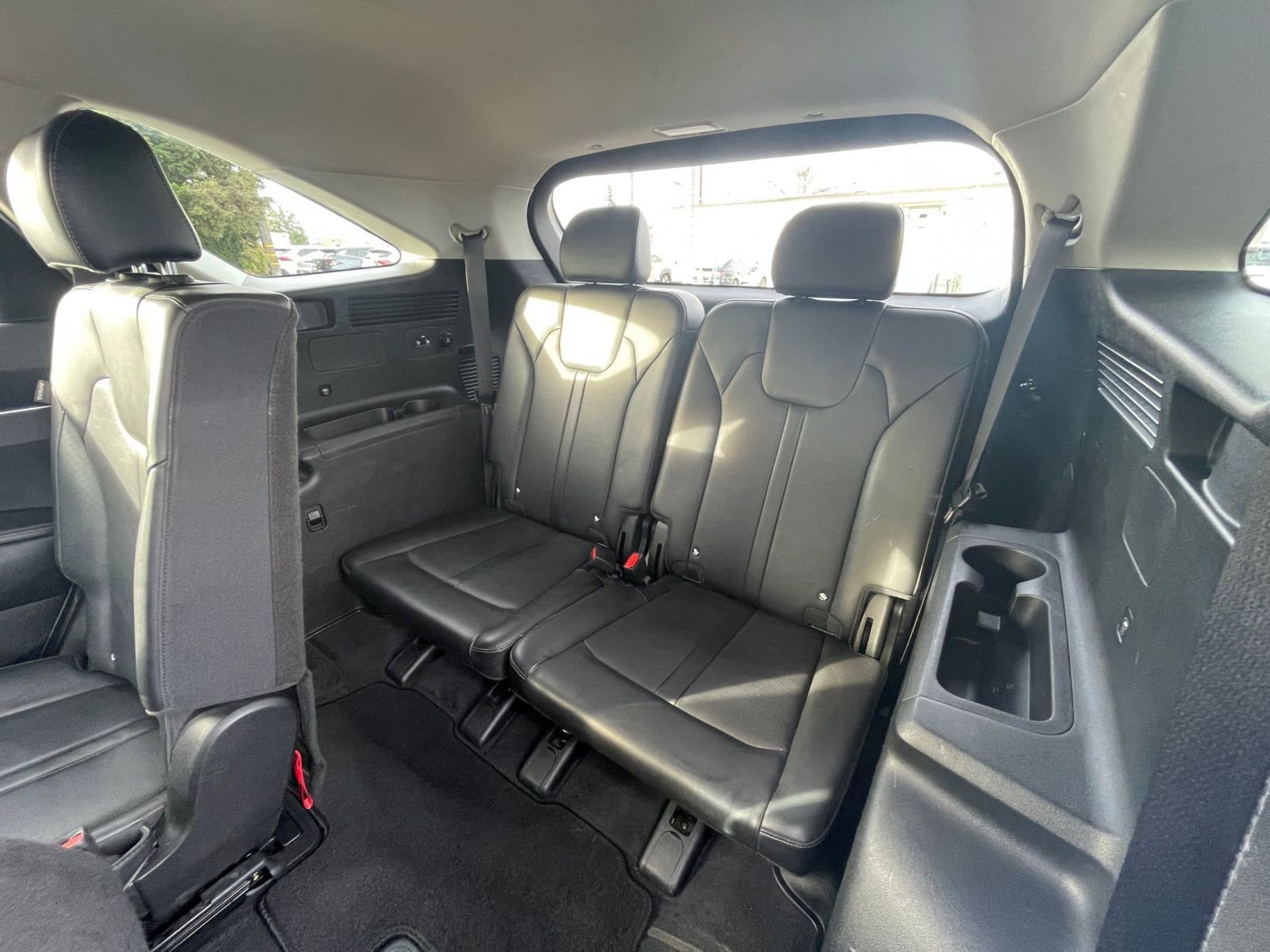 Used 2024 Kia Sorento S image 28