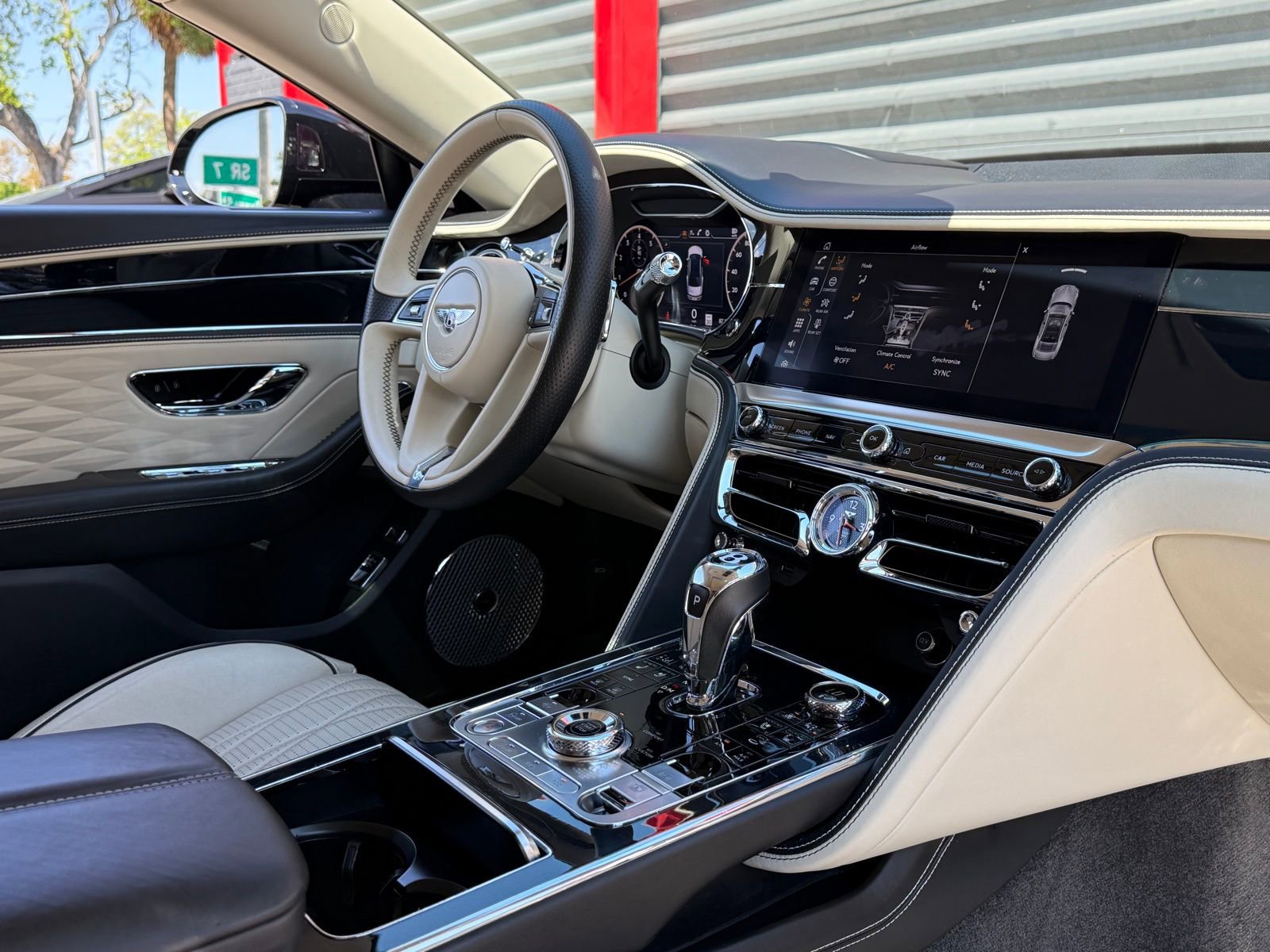 Used 2020 Bentley Flying Spur W12 image 29