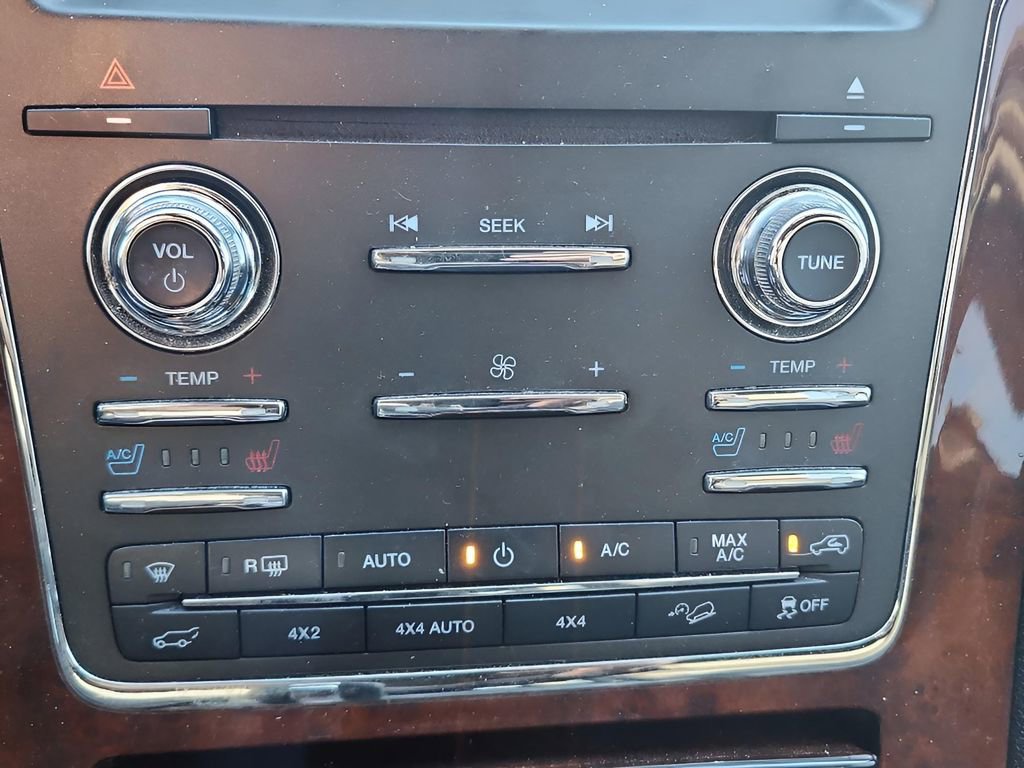 Used 2017 Lincoln Navigator Select image 28