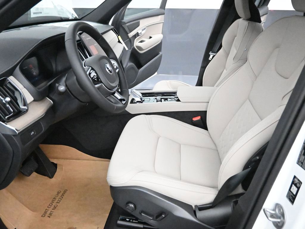 New 2026 Volvo XC90 B5 Plus w/ Protection Package image 13