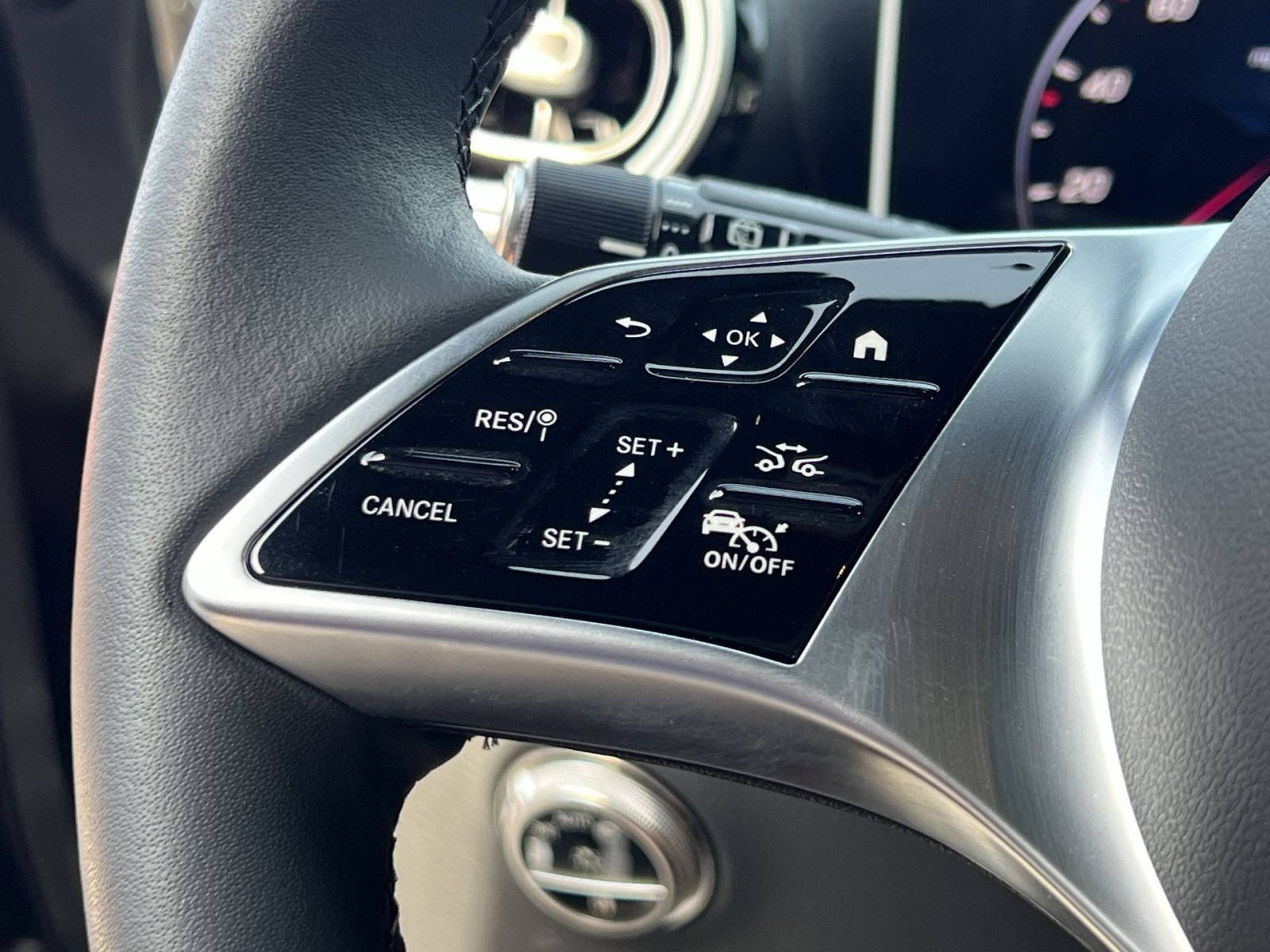 Certified 2026 Mercedes-Benz GLC 300 4MATIC image 36