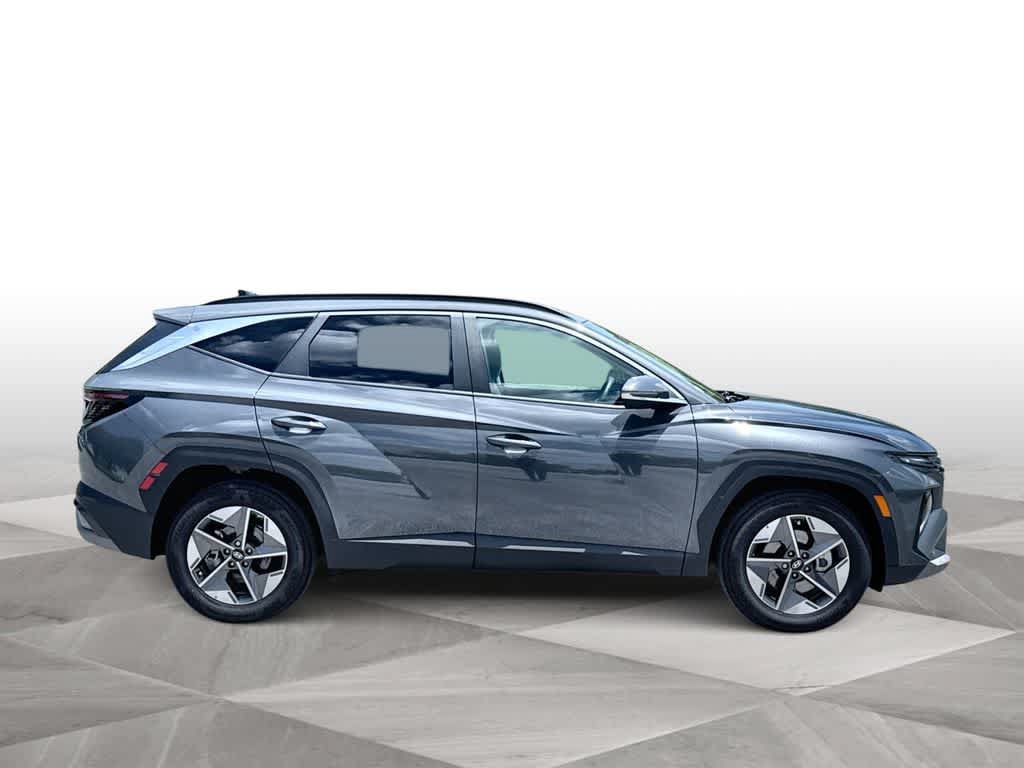 Used 2025 Hyundai Tucson SEL FWD image 9