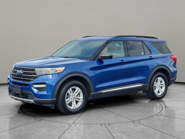 Certified 2020 Ford Explorer XLT w/ Equipment Group 202A AWD/4WD image 3