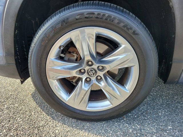 Used 2018 Toyota Highlander Limited image 17
