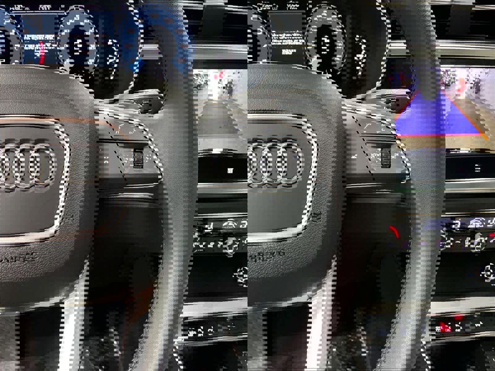 Certified 2025 Audi Q3 2.0T Premium w/ Convenience Package image 22