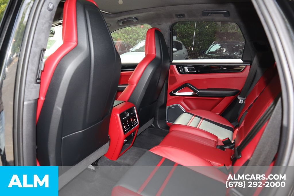 Used 2023 Porsche Cayenne Turbo AWD/4WD image 17