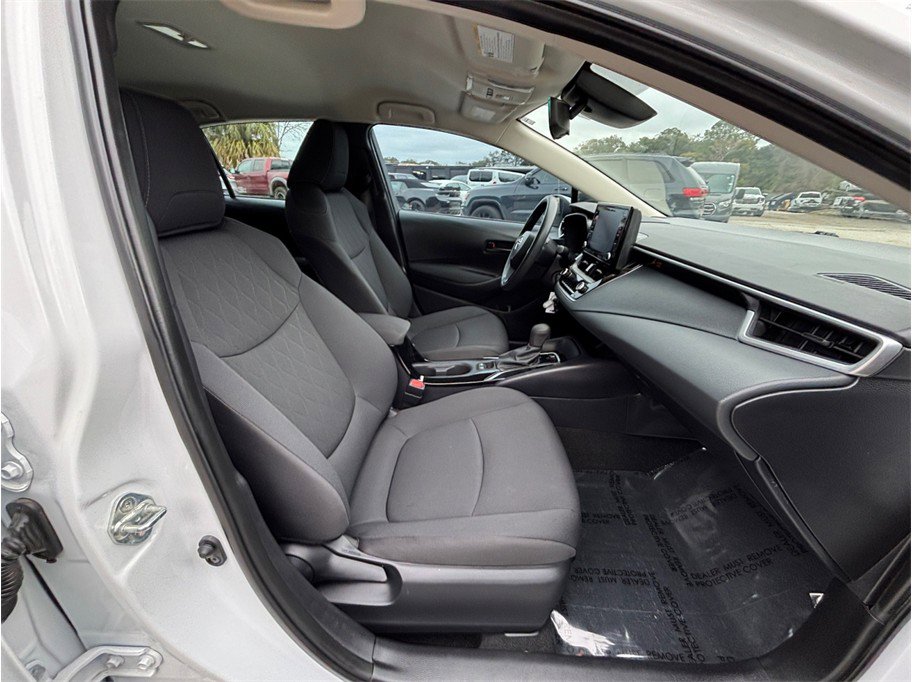 Used 2022 Toyota Corolla LE image 31