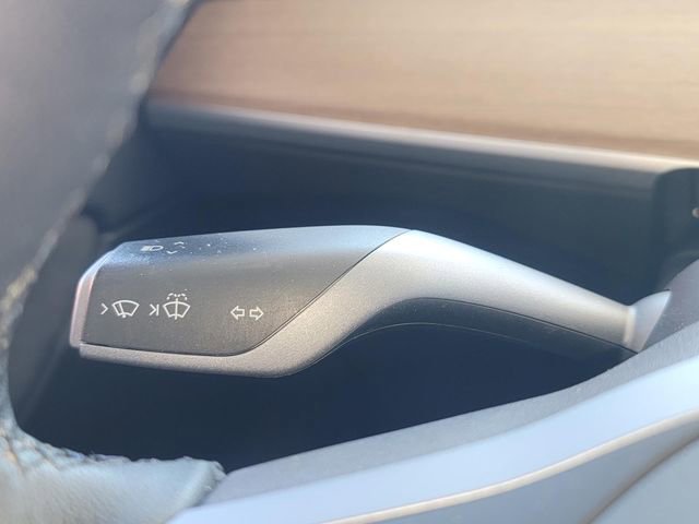 Used 2021 Tesla Model Y Long Range image 18