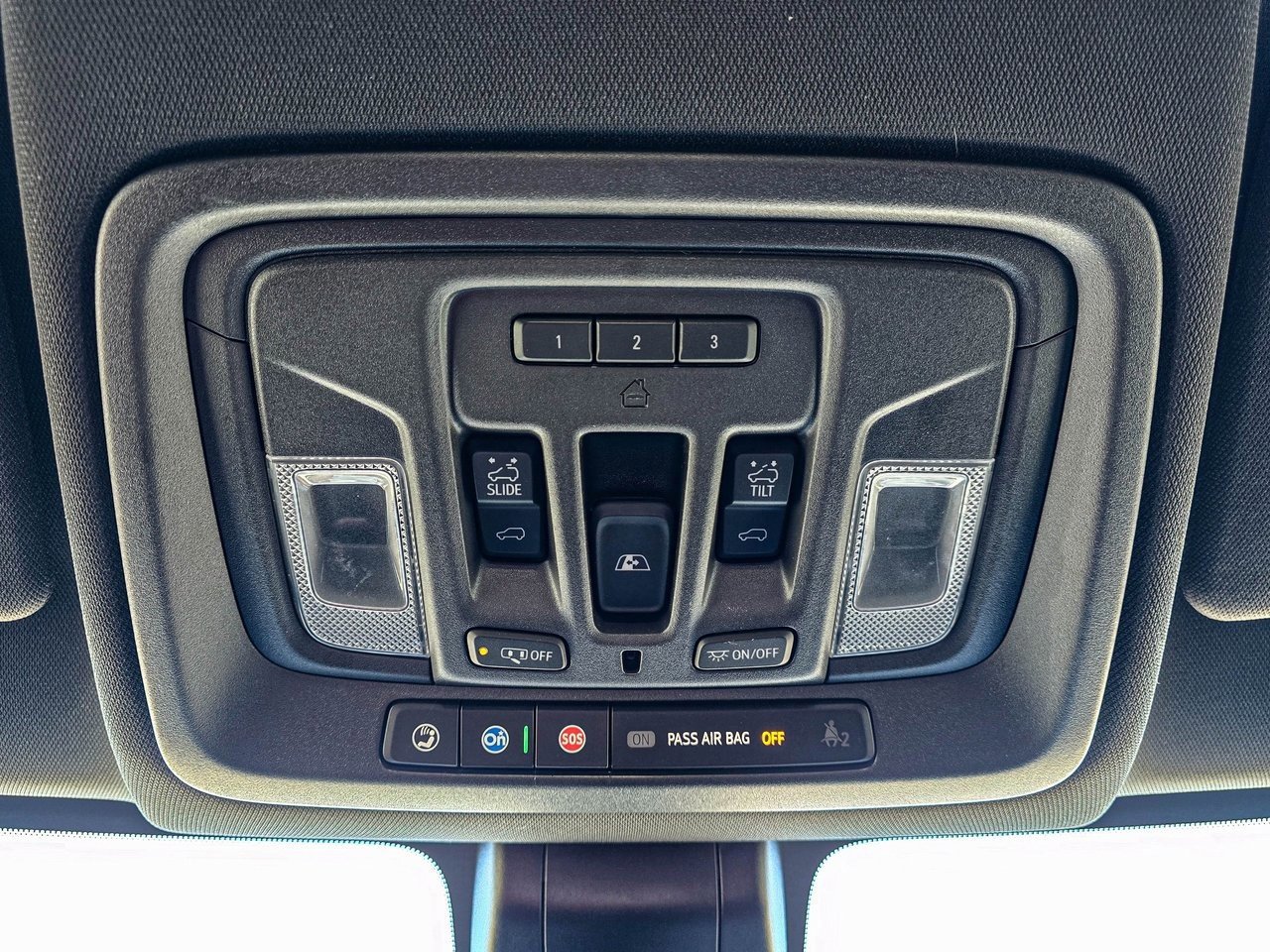 Used 2023 Chevrolet Silverado 3500 High Country w/ Technology Package image 33