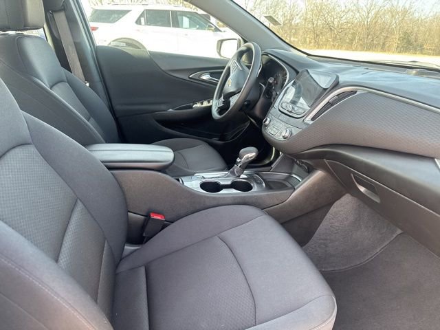 Used 2025 Chevrolet Malibu LT image 15