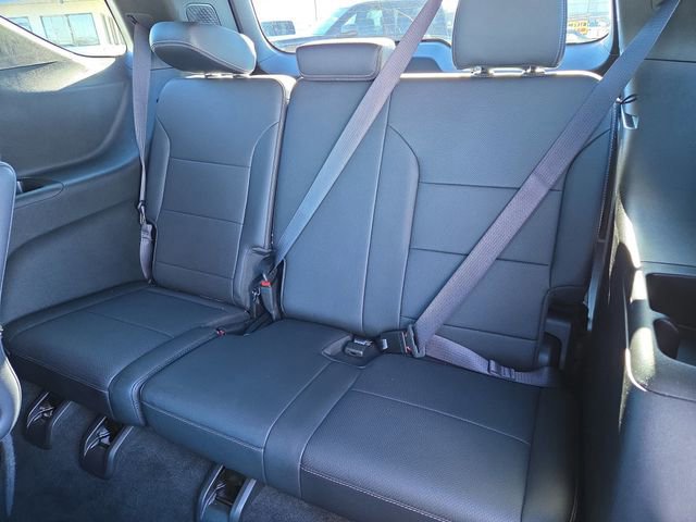 Used 2025 Chevrolet Traverse LT image 15