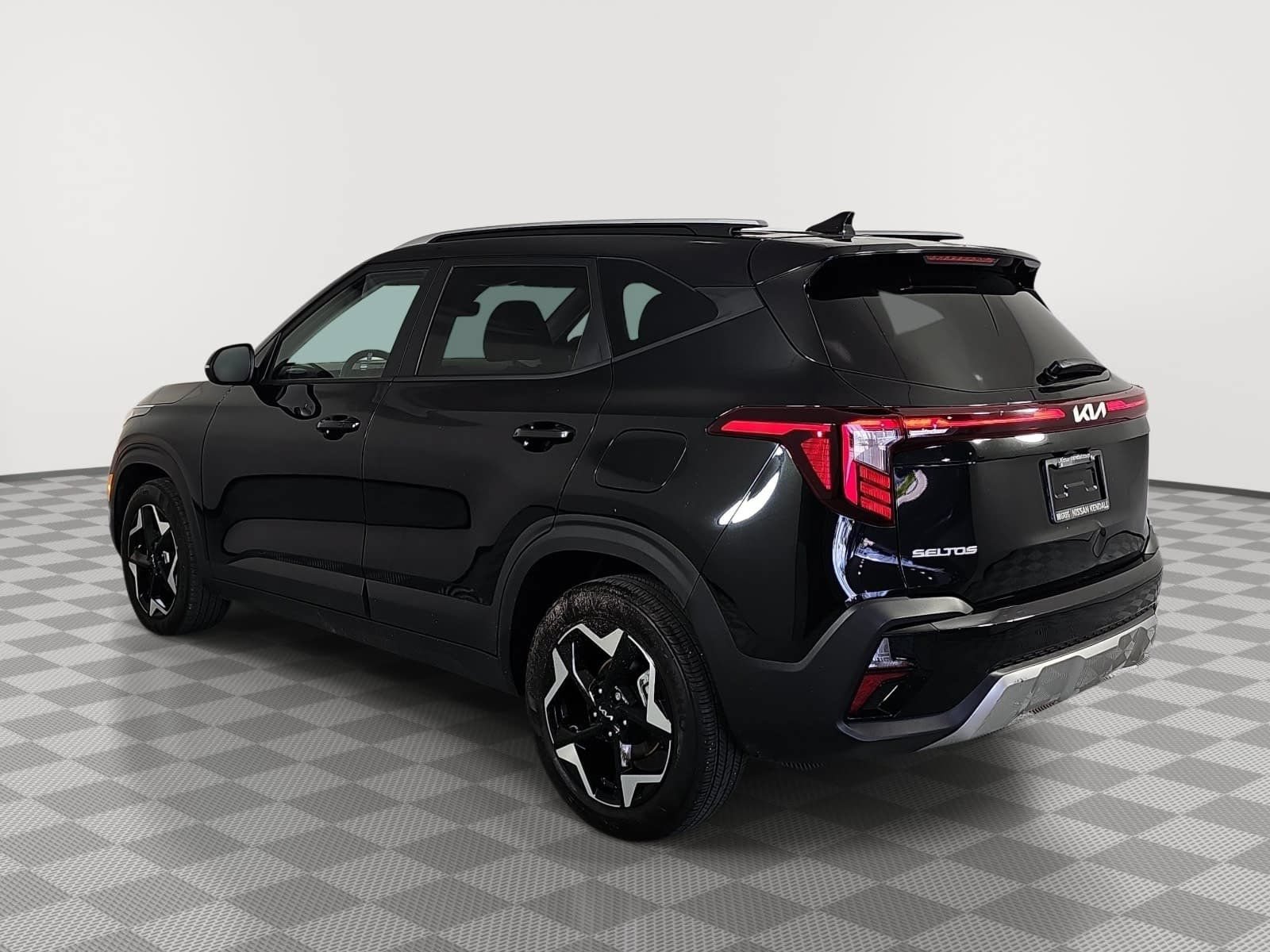 Used 2025 Kia Seltos S FWD image 6