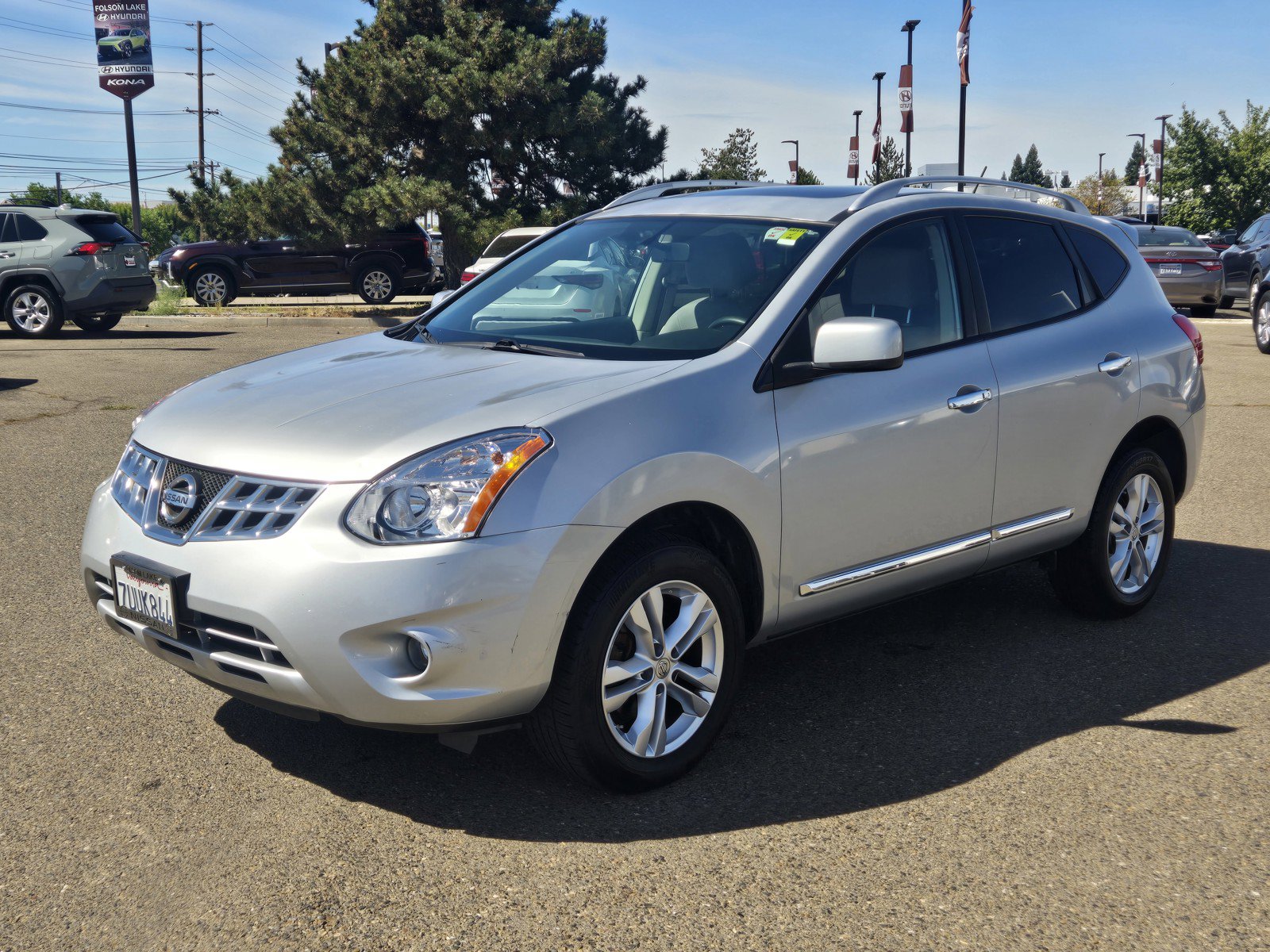 Used 2013 Nissan Rogue SV w/ Premium Pkg AWD/4WD image 8