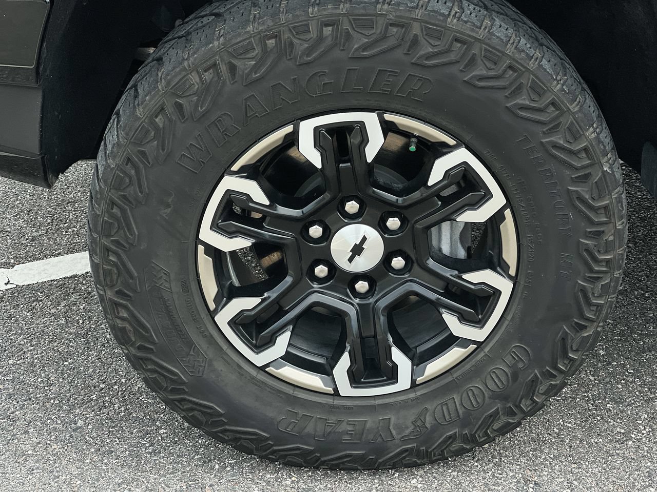 Used 2023 Chevrolet Silverado 1500 ZR2 AWD/4WD image 11
