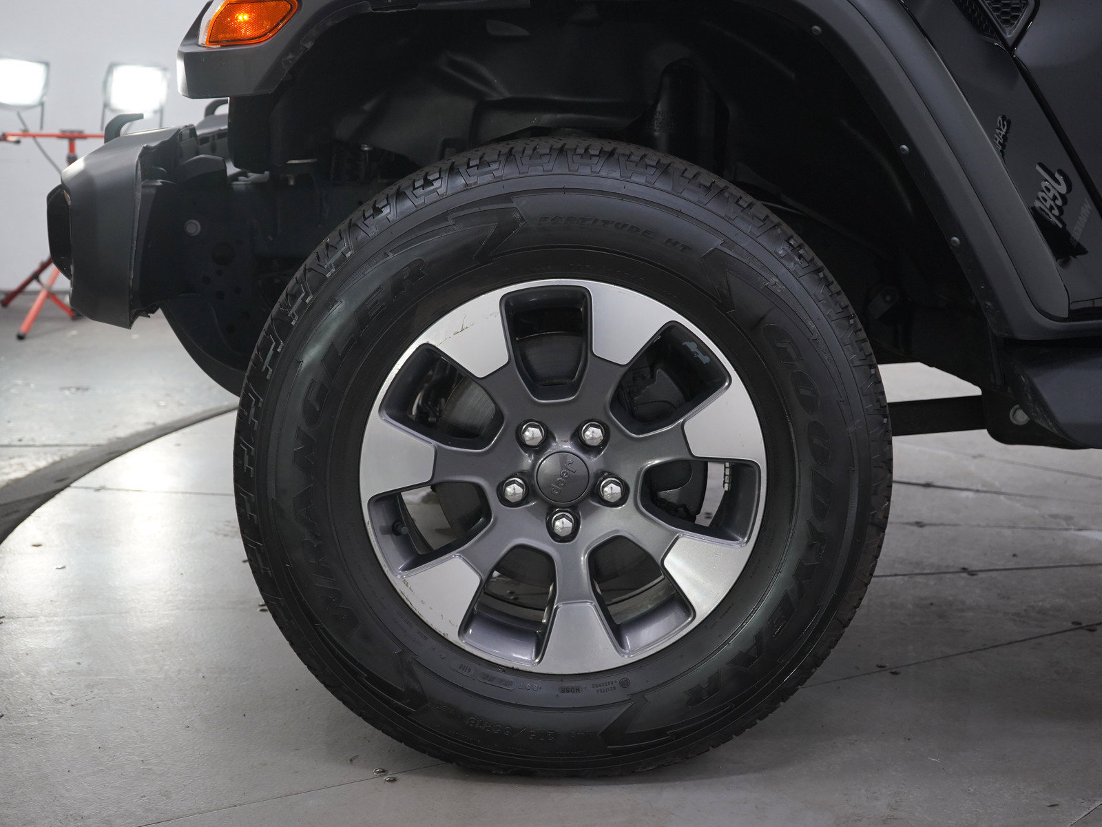 Used 2023 Jeep Wrangler Unlimited Sahara AWD/4WD image 29