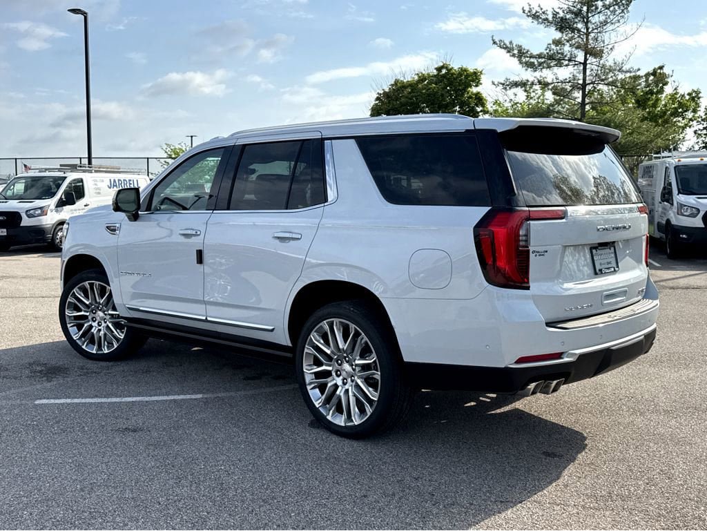 New 2026 GMC Yukon Denali w/ Denali Reserve Package AWD/4WD image 3