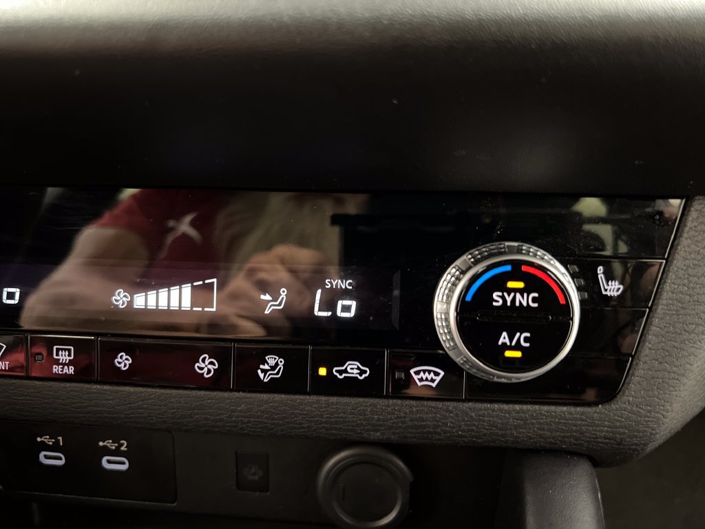Used 2025 Mitsubishi Outlander SE AWD/4WD image 62