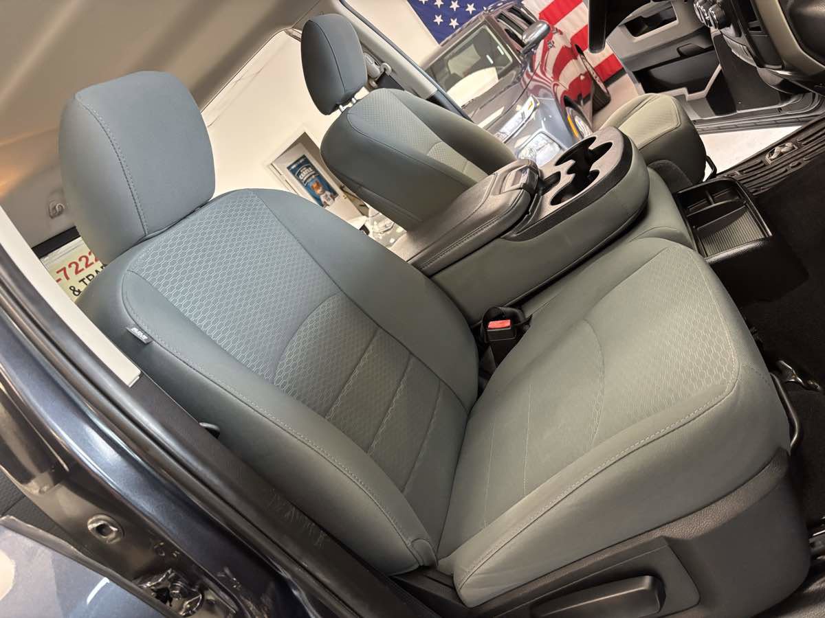 Used 2018 RAM 1500 Classic SLT image 22