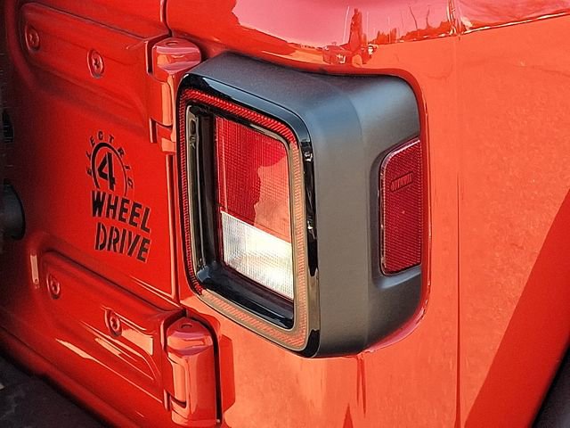 Used 2024 Jeep Wrangler Unlimited image 30