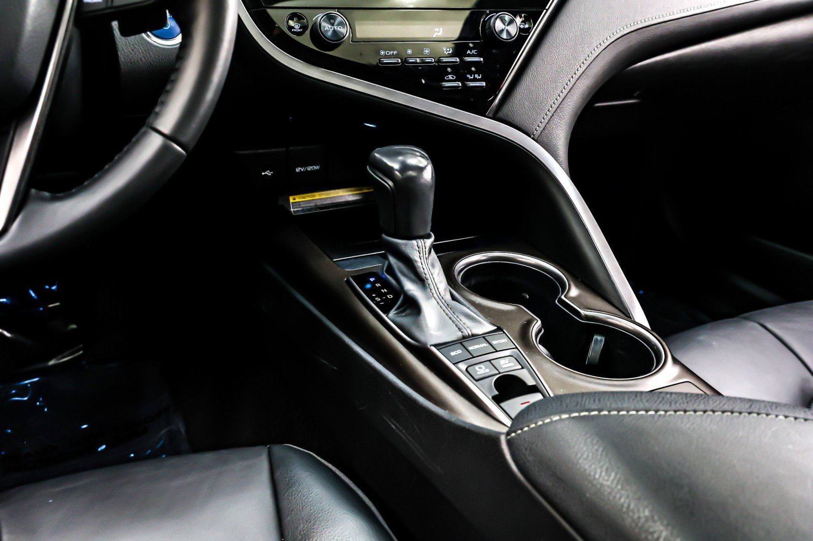 Used 2021 Toyota Camry XSE image 6