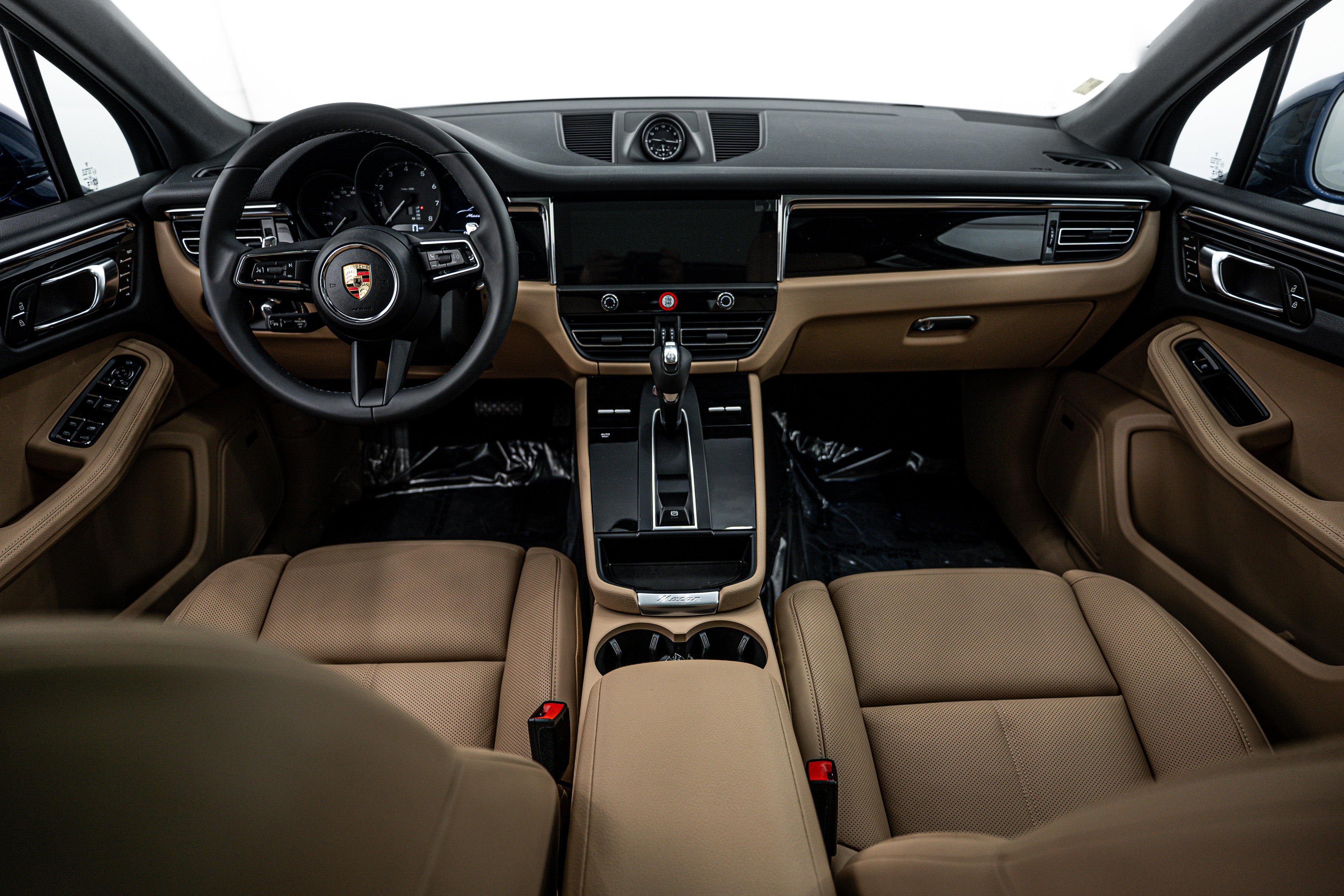 New 2025 Porsche Macan image 11