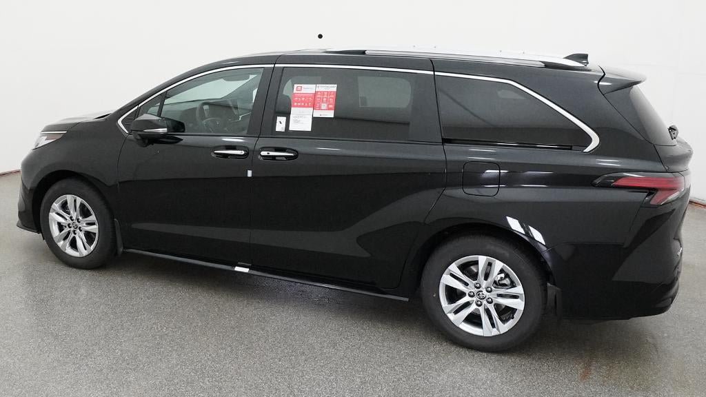 New 2026 Toyota Sienna Limited FWD image 4