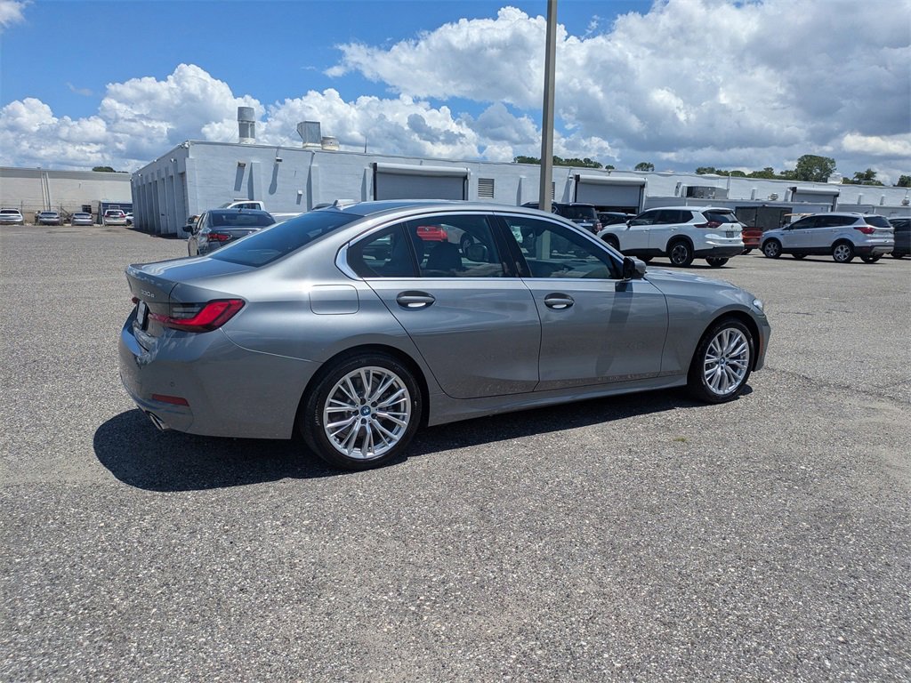 Used 2024 BMW 330e image 3