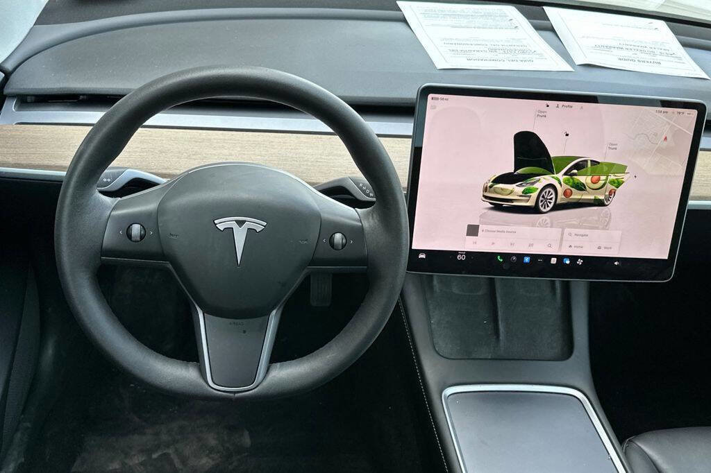 Used 2023 Tesla Model 3 Standard Range image 14