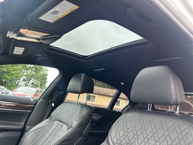 Used 2020 BMW 740i xDrive w/ M Sport Package AWD/4WD image 13