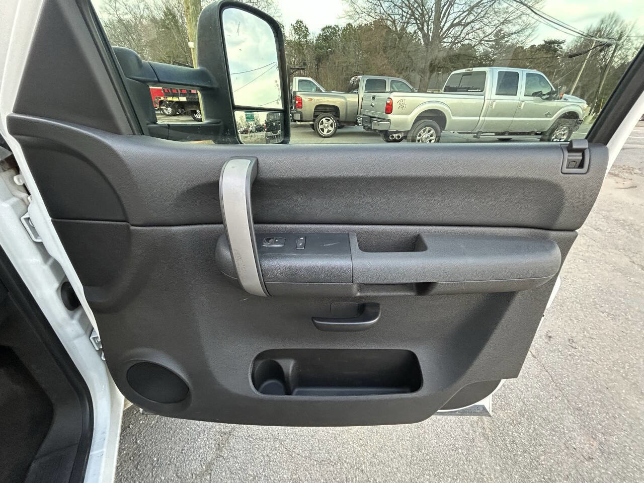 Used 2007 GMC Sierra 2500 SLE w/ Z71 Off-Road Package image 22