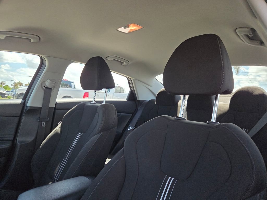 Used 2023 Hyundai Elantra SEL w/ Convenience Package image 20