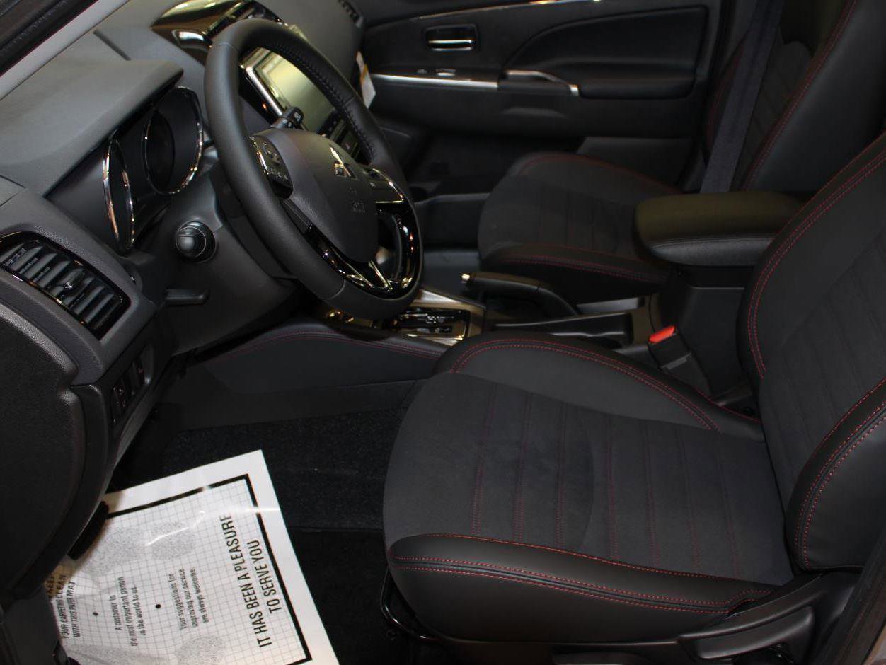 New 2025 Mitsubishi Outlander Sport SE image 10