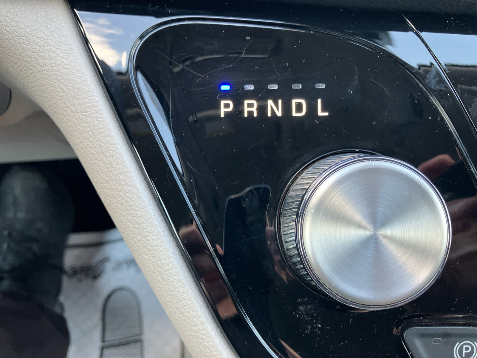 Used 2023 Chrysler Pacifica Touring-L image 28