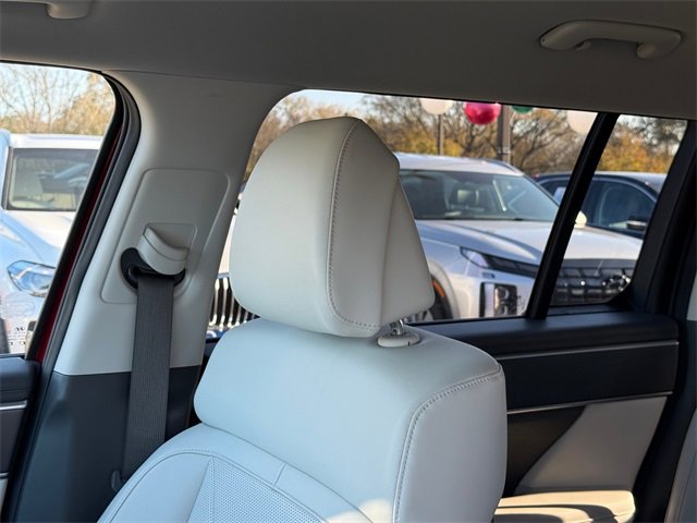 Used 2025 Hyundai Santa Fe SEL image 11