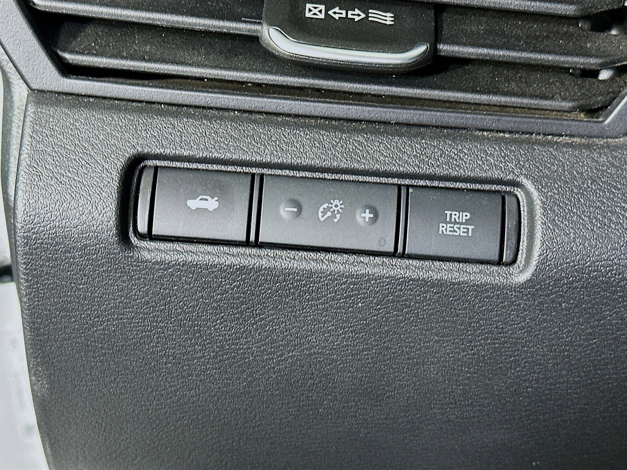 Used 2025 Nissan Altima 2.5 SV FWD image 17