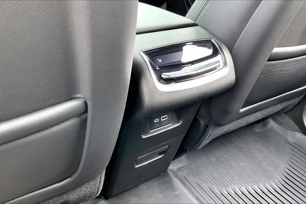 Used 2025 Cadillac XT6 Premium Luxury w/ Platinum Package AWD/4WD image 24