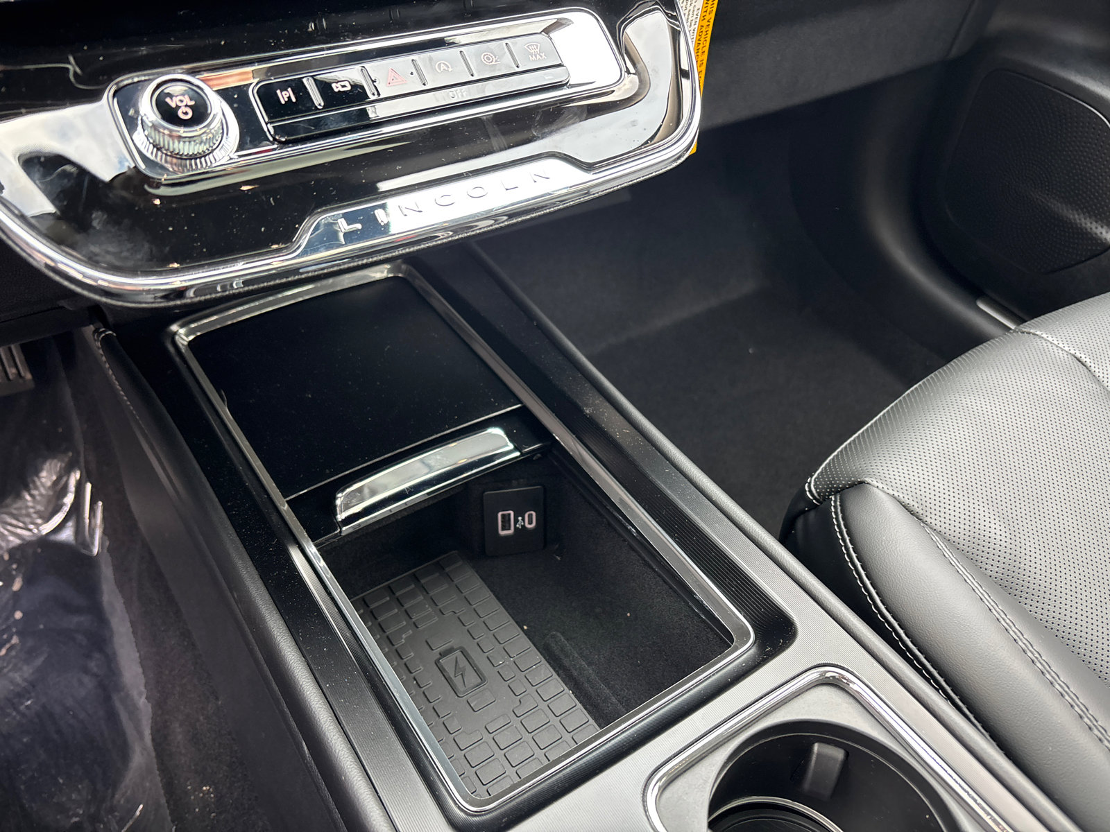 New 2026 Lincoln Corsair Premiere image 23