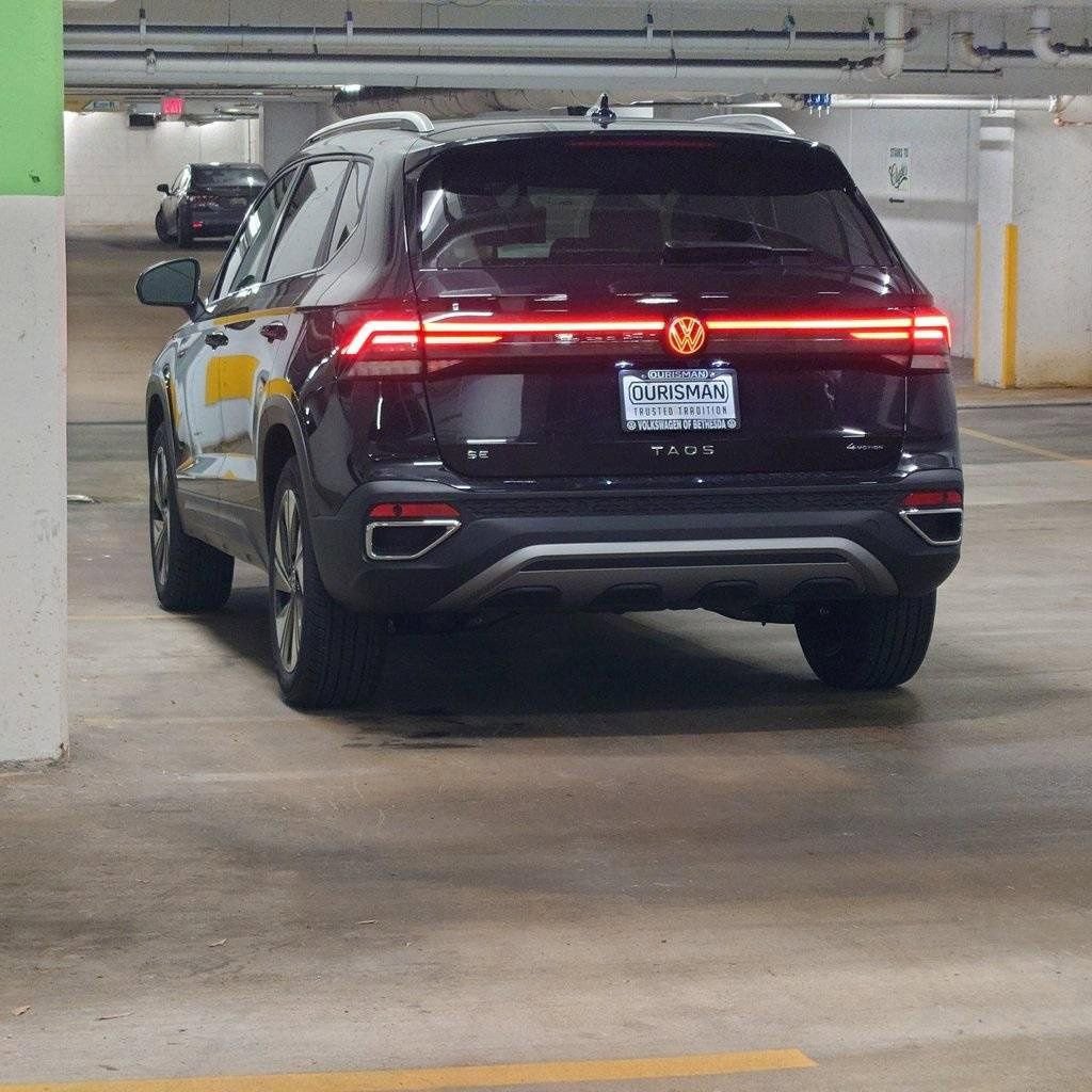 New 2025 Volkswagen Taos SE image 4