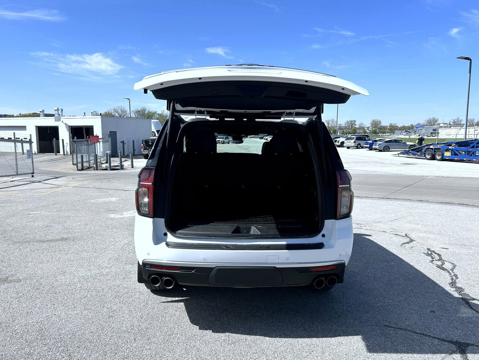Used 2024 Chevrolet Tahoe High Country AWD/4WD image 23
