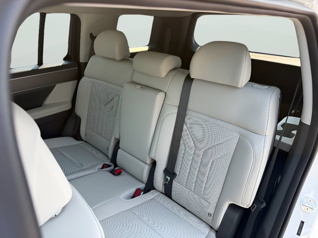 New 2026 Hyundai Santa Fe SEL FWD image 33