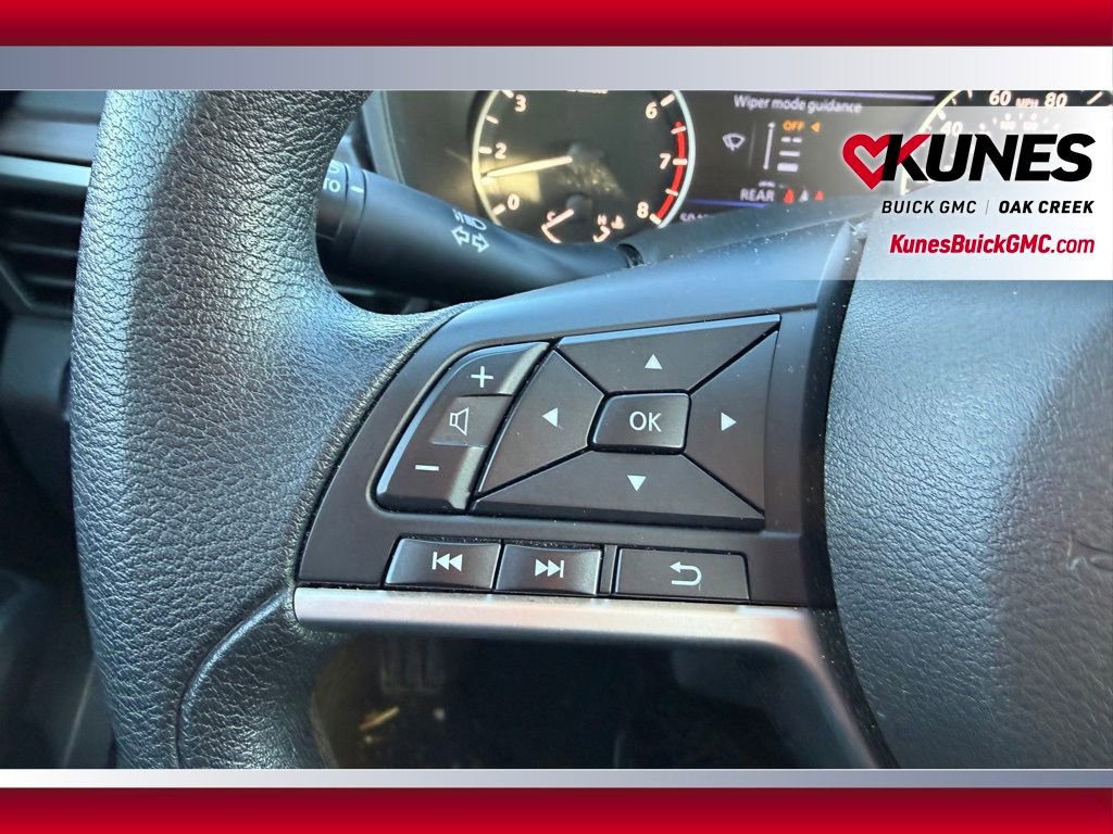 Used 2024 Nissan Altima 2.5 SV image 11