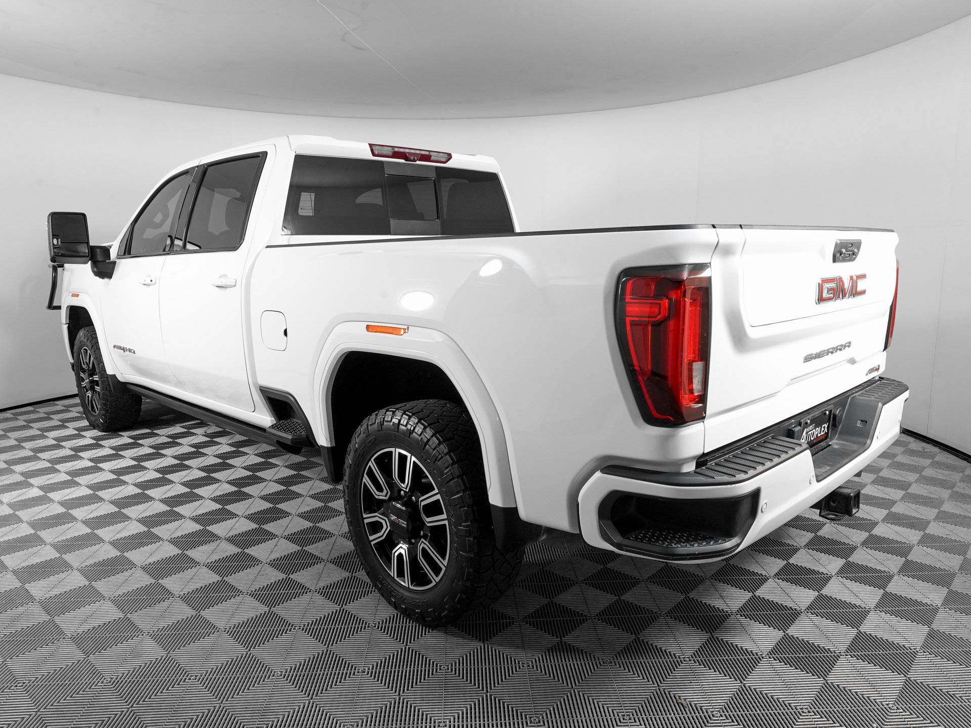 Used 2022 GMC Sierra 2500 AT4 w/ AT4 Premium Plus Package image 8