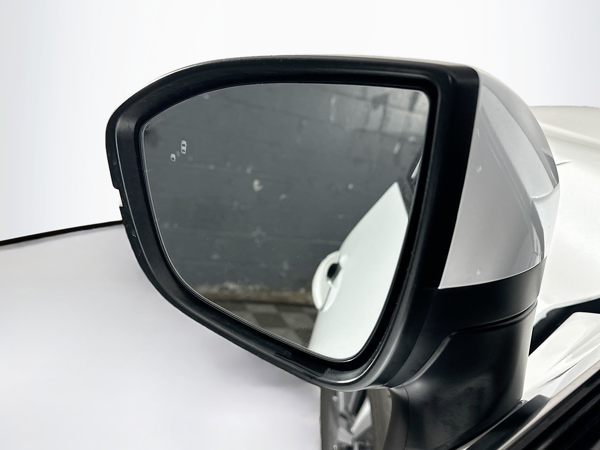 Used 2025 Nissan Pathfinder SL FWD image 16