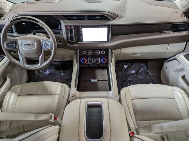 Used 2024 GMC Yukon XL Denali w/ Denali Reserve Package image 27
