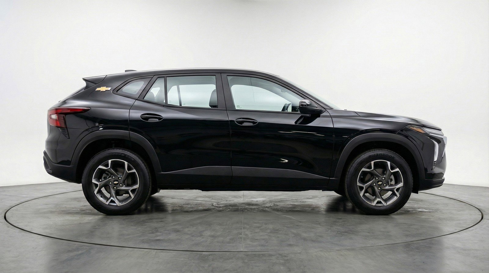 Used 2025 Chevrolet Trax LT w/ LT Convenience Package FWD image 11