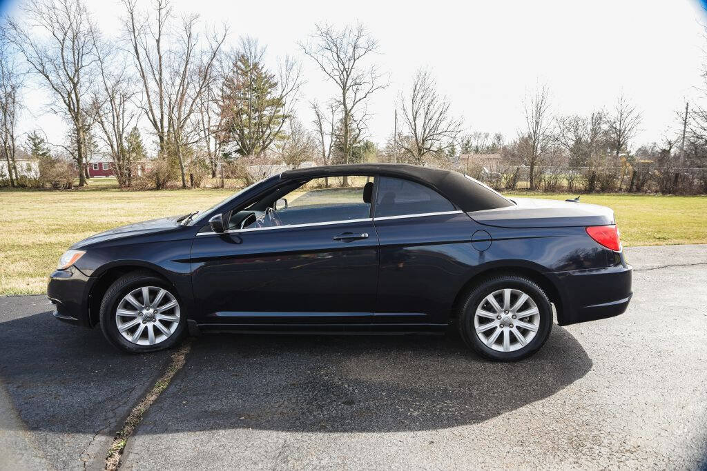 Used 2012 Chrysler 200 Touring FWD image 6