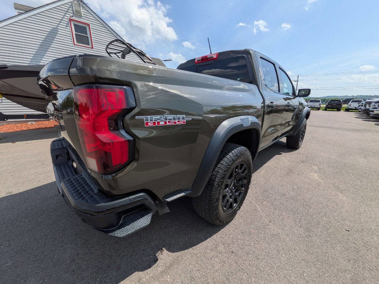 Used 2023 Chevrolet Colorado Trail Boss AWD/4WD image 8