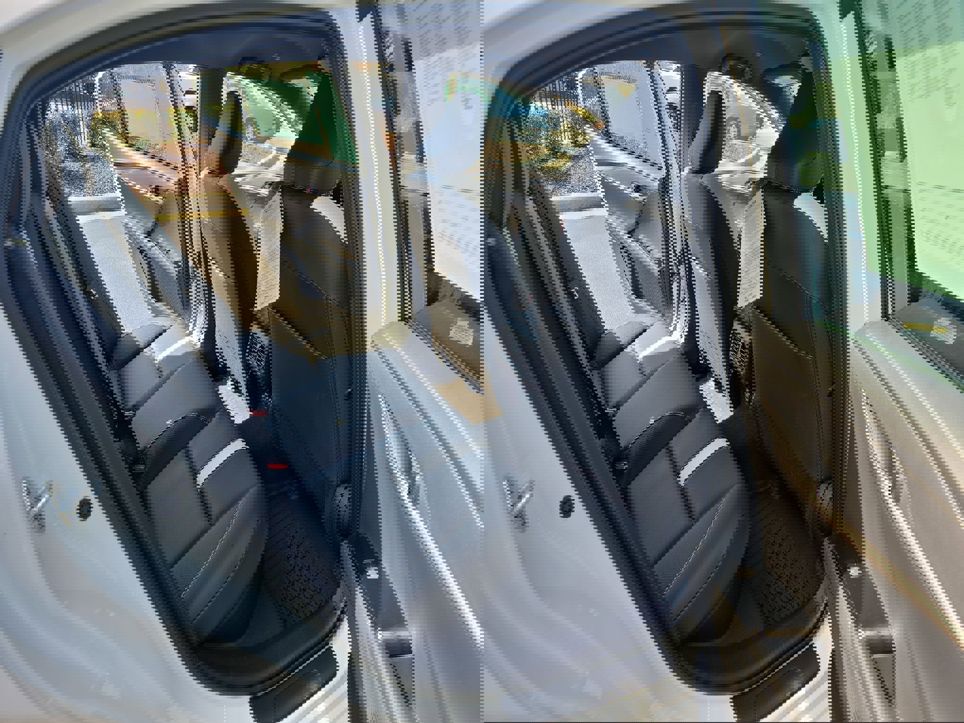 Used 2025 Toyota Camry SE w/ Convenience Package image 11